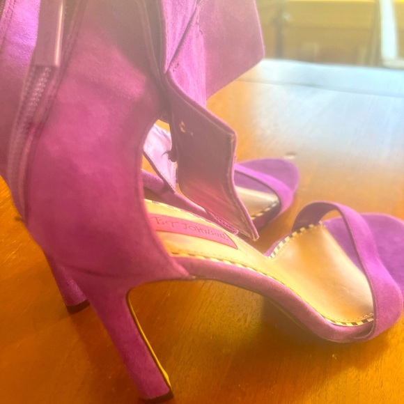 Betsy Johnson Women’s Friskyy Suede Bow Heels Pumps Purple Size 9.5 - Picture 4 of 8